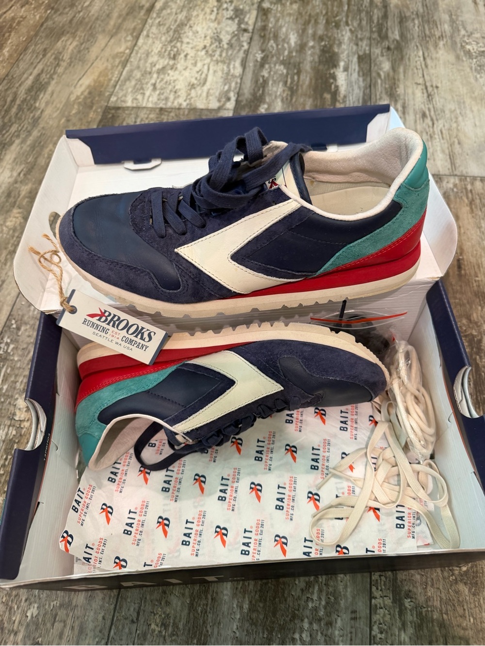 BROOKS vintage MENS sneakers size 8.5